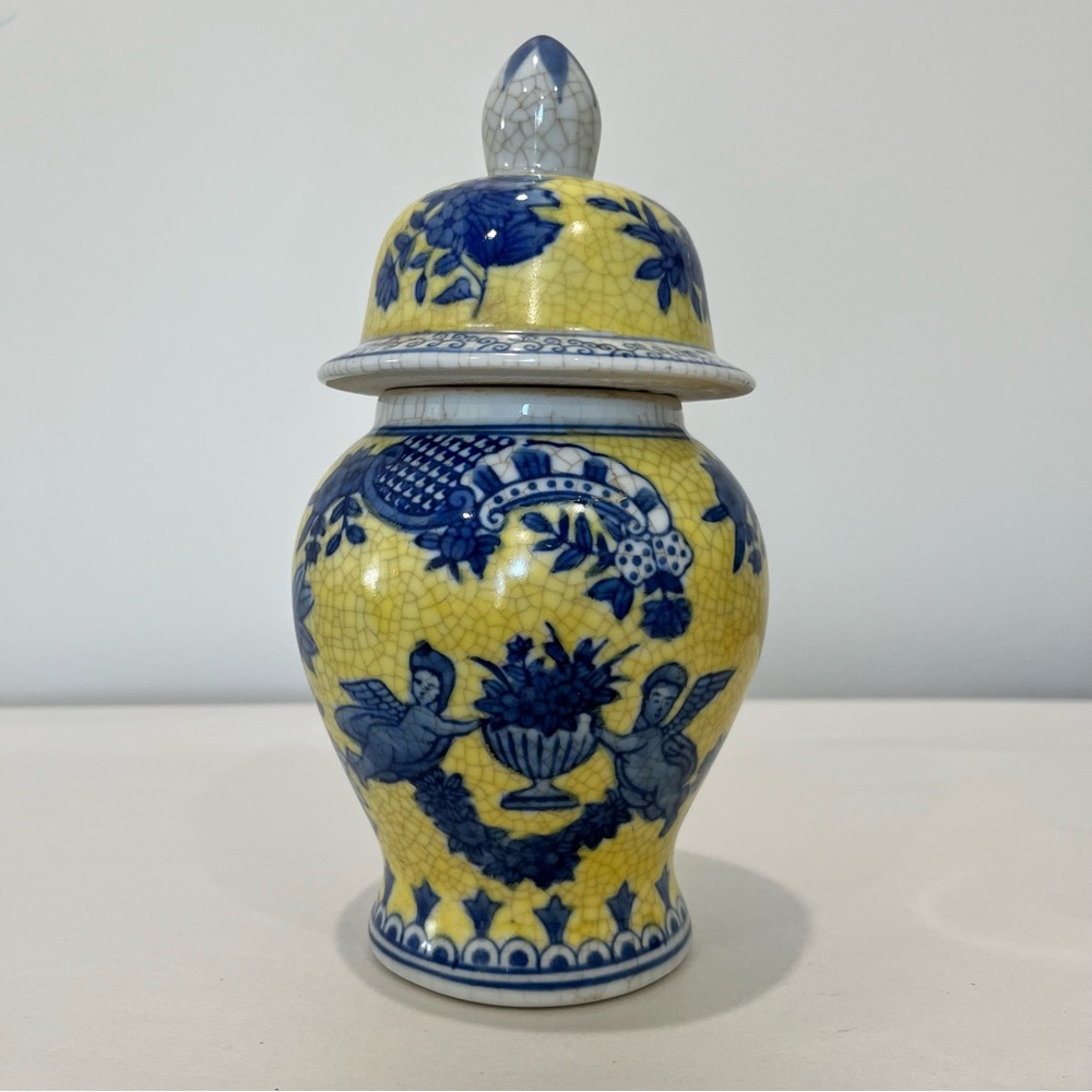 United Wilson 1987 Vintage Hand Painted Yellow And Blue Crackled Urn Vase w/Lid
